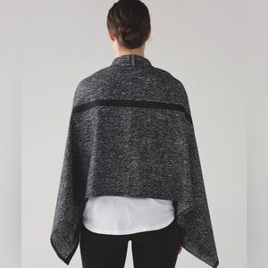 NWOT Lululemon Vinyasa Wrap Scarf Running Luon Suited Jacquard Black White